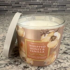Bath & Body Works: 14.5 Oz 3-Wick Candle: Whipped Honey & Vanilla